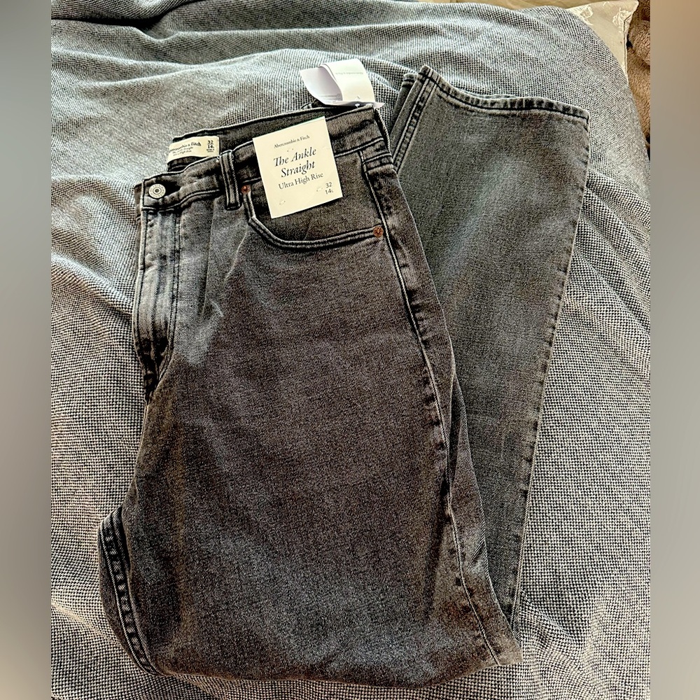 *NEW* Sz 32 Long* Abercrombie & Fitch